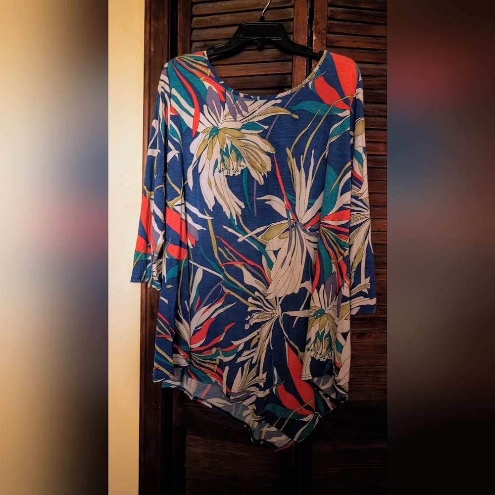 Beautiful flowy floral print dress